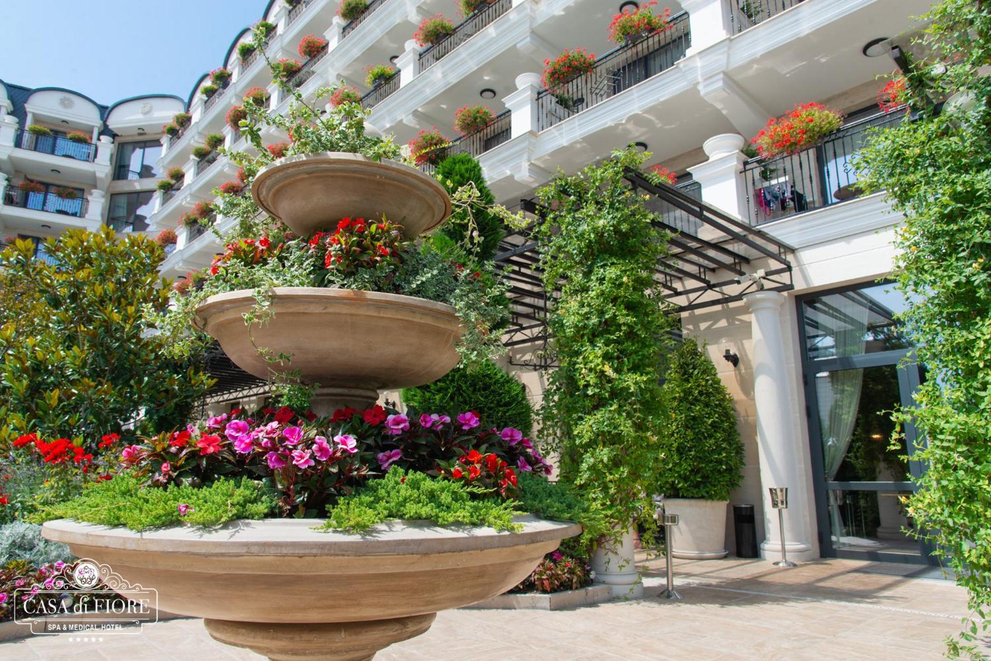 Casa Di Fiore Spa And Medical Hotel, Mineral Pools & Private Beach クラネヴォ エクステリア 写真