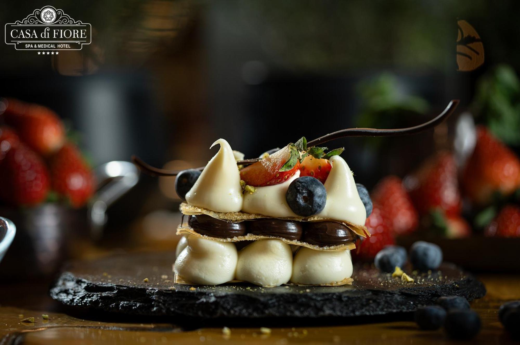 Casa Di Fiore Spa And Medical Hotel, Mineral Pools & Private Beach クラネヴォ エクステリア 写真 A chocolate dessert