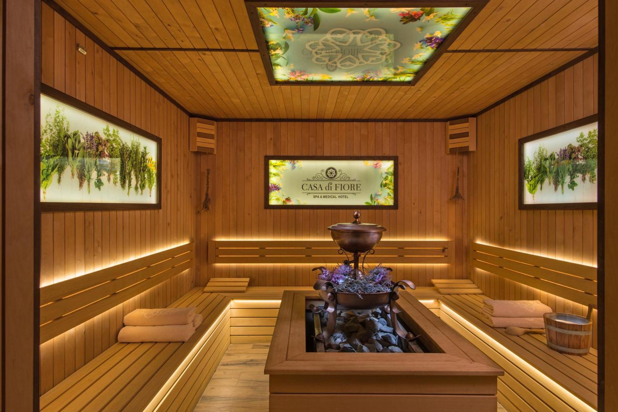 Casa Di Fiore Spa And Medical Hotel, Mineral Pools & Private Beach クラネヴォ エクステリア 写真 3D rendering of a steam room