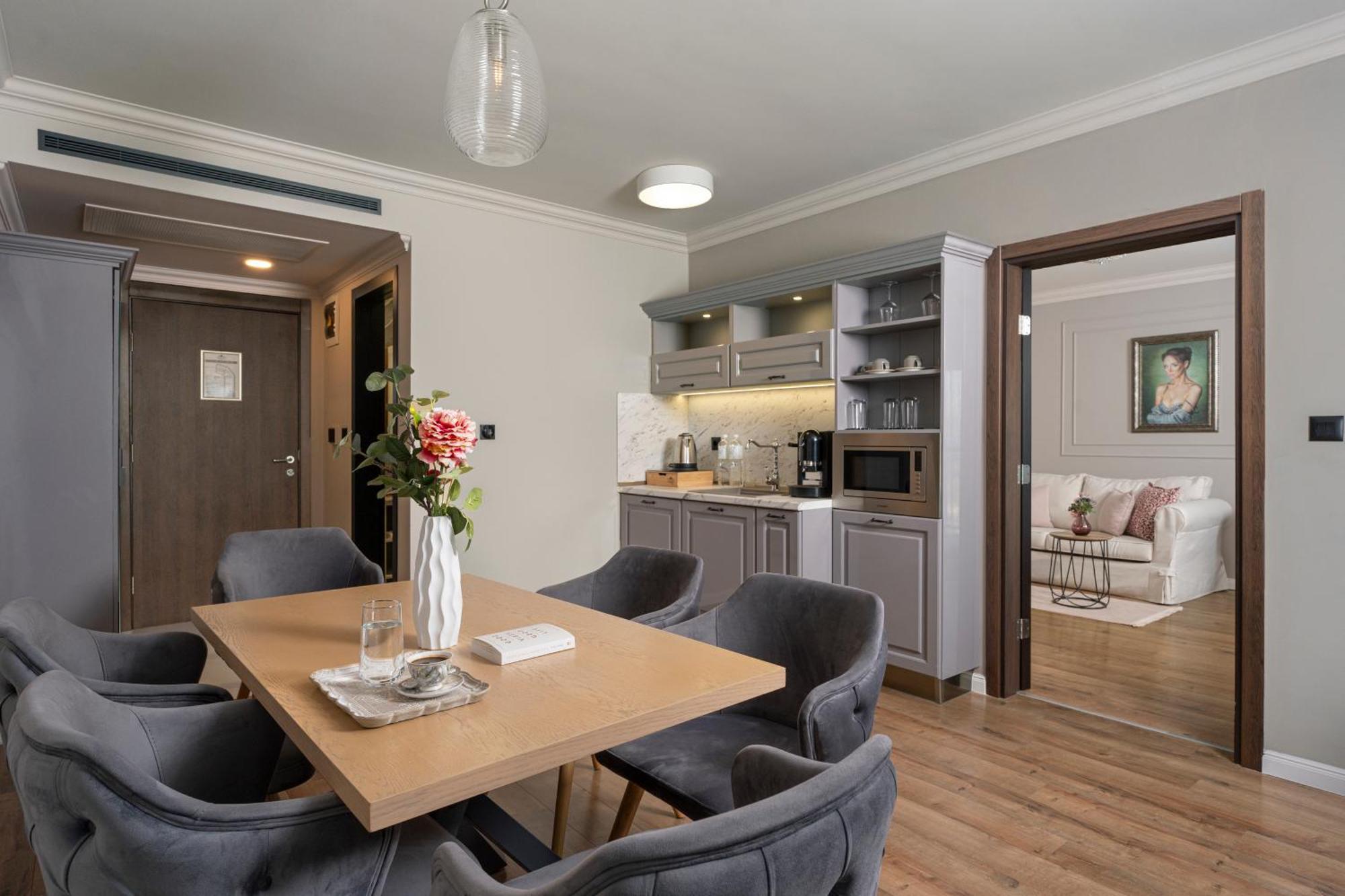 Casa Di Fiore Spa And Medical Hotel, Mineral Pools & Private Beach クラネヴォ エクステリア 写真 A typical apartment at the complex